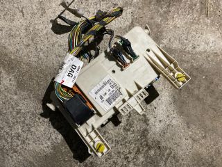 bontott FORD FOCUS II Biztosítéktábla Utastér