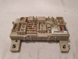 bontott FORD FOCUS II Biztosítéktábla Utastér