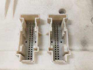 bontott FORD FOCUS II Biztosítéktábla Utastér