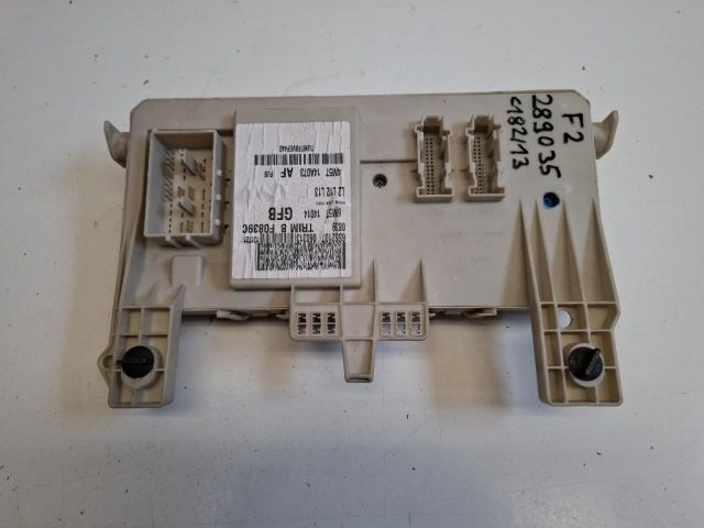 bontott FORD FOCUS II Biztosítéktábla Utastér