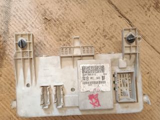 bontott FORD FOCUS II Biztosítéktábla Utastér