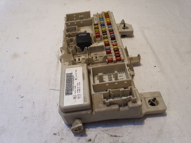 bontott FORD FOCUS II Biztosítéktábla Utastér