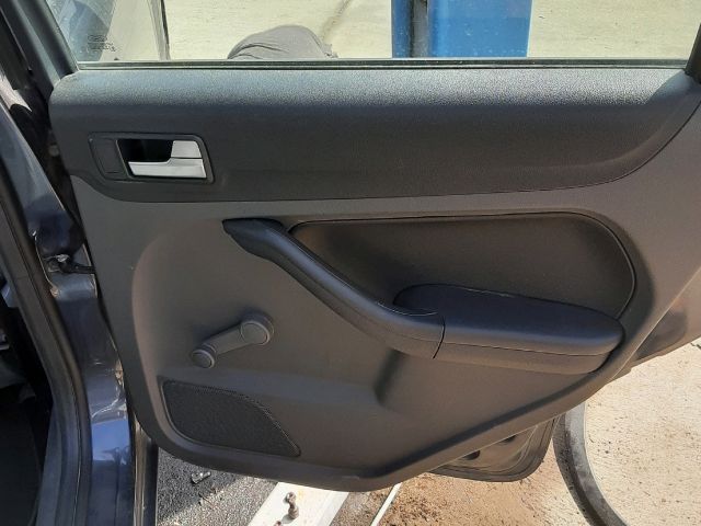 bontott FORD FOCUS II Biztosítéktábla Utastér