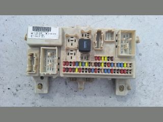 bontott FORD FOCUS II Biztosítéktábla Utastér