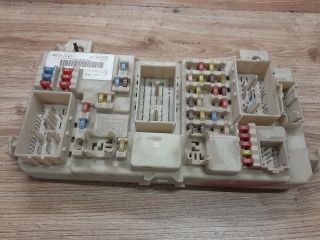 bontott FORD FOCUS II Biztosítéktábla Utastér