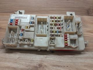 bontott FORD FOCUS II Biztosítéktábla Utastér