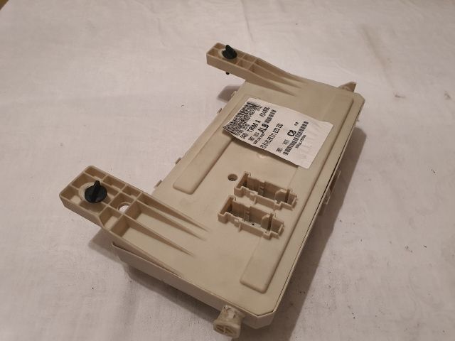 bontott FORD FOCUS II Biztosítéktábla Utastér