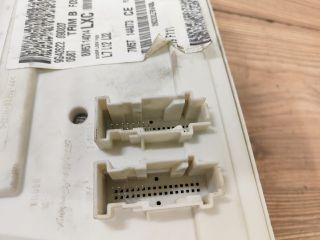 bontott FORD FOCUS II Biztosítéktábla Utastér