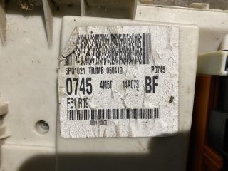 bontott FORD FOCUS II Biztosítéktábla Utastér