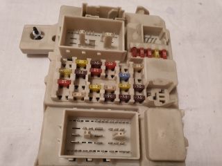 bontott FORD FOCUS II Biztosítéktábla Utastér