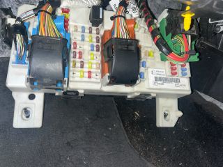 bontott FORD FOCUS II Biztosítéktábla Utastér