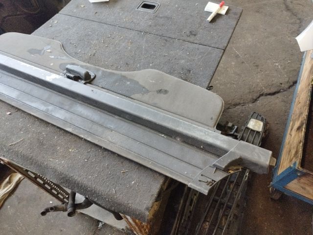 bontott FORD FOCUS II Csomagtér Roló