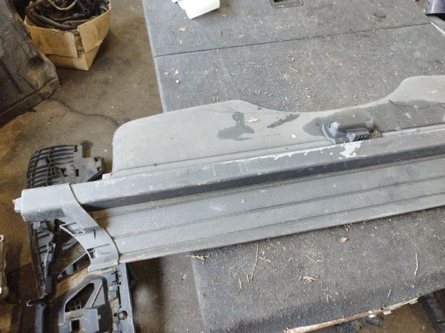 bontott FORD FOCUS II Csomagtér Roló