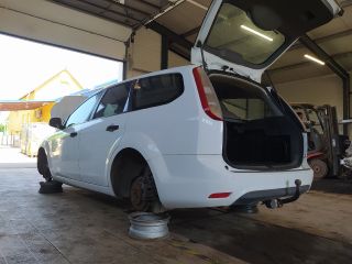 bontott FORD FOCUS II Csomagtér Roló