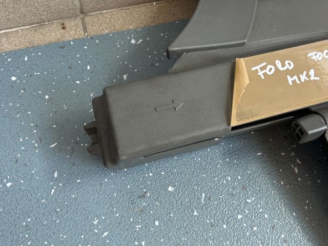 bontott FORD FOCUS II Csomagtér Roló