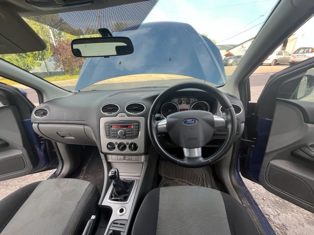 bontott FORD FOCUS II Csomagtérajtó Gumikéder