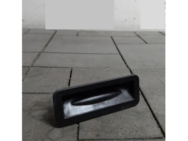 bontott FORD FOCUS II Csomagtérajtó Kilincs