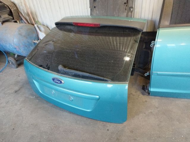 bontott FORD FOCUS II Csomagtérajtó (Részeivel)