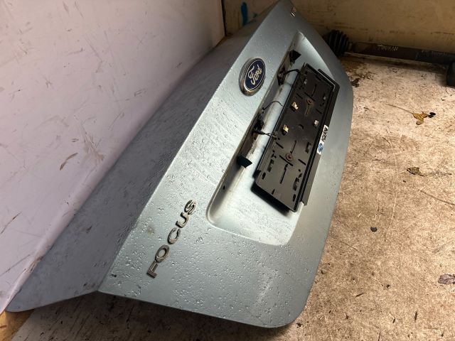 bontott FORD FOCUS II Csomagtérajtó (Részeivel)