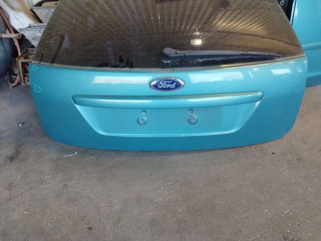 bontott FORD FOCUS II Csomagtérajtó (Részeivel)