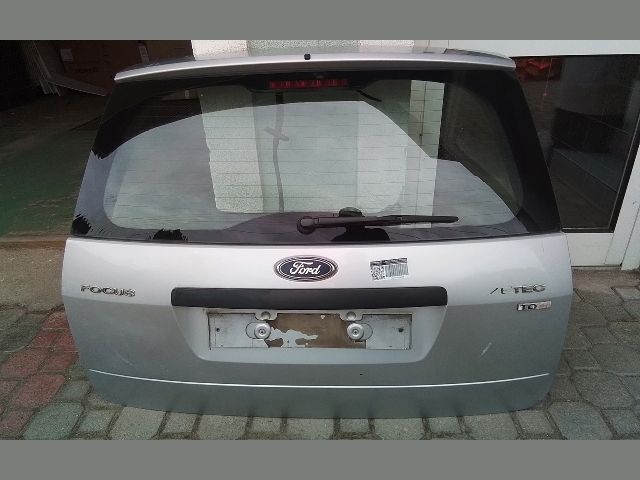 bontott FORD FOCUS II Csomagtérajtó (Részeivel)