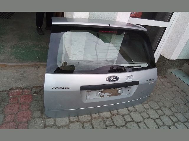 bontott FORD FOCUS II Csomagtérajtó (Részeivel)
