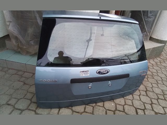 bontott FORD FOCUS II Csomagtérajtó (Részeivel)
