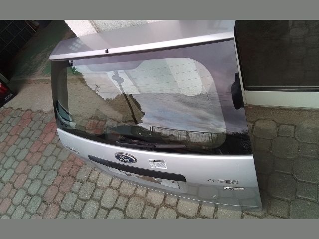 bontott FORD FOCUS II Csomagtérajtó (Részeivel)