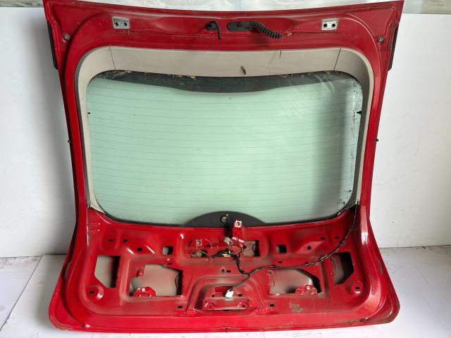 bontott FORD FOCUS II Csomagtérajtó (Részeivel)