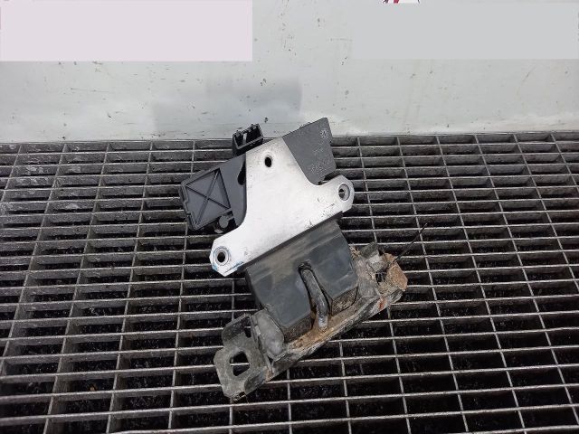 bontott FORD FOCUS II Csomagtérajtó Ütköző