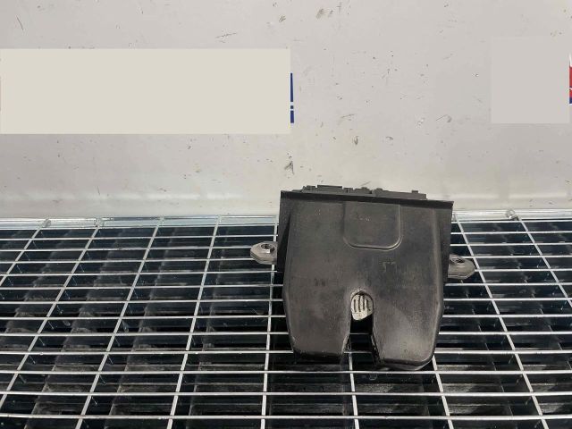 bontott FORD FOCUS II Csomagtérajtó Ütköző