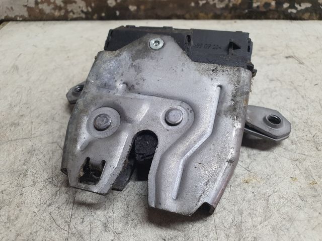 bontott FORD FOCUS II Csomagtérajtó Zárszerkezet