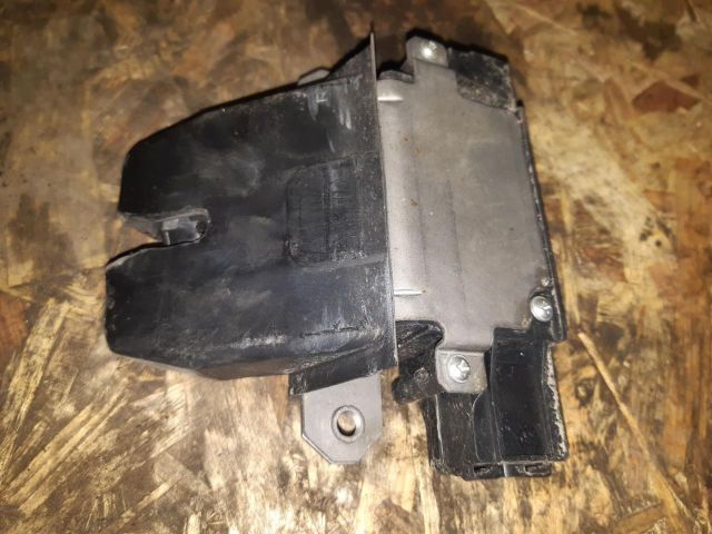 bontott FORD FOCUS II Csomagtérajtó Zárszerkezet