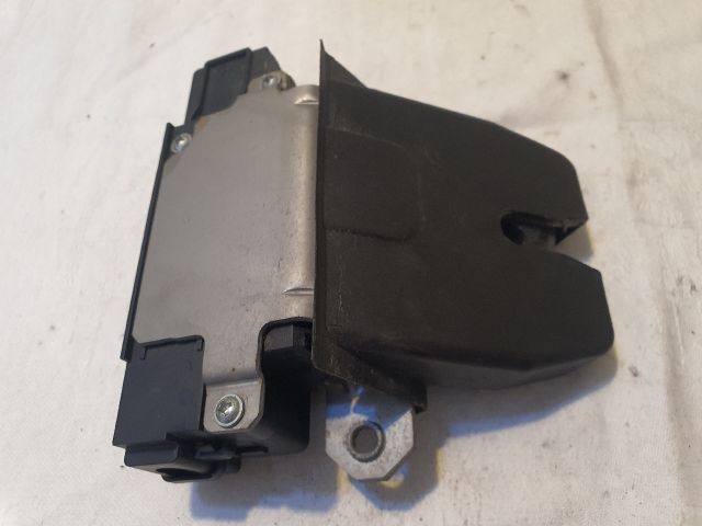 bontott FORD FOCUS II Csomagtérajtó Zárszerkezet