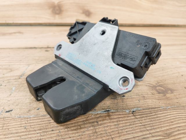 bontott FORD FOCUS II Csomagtérajtó Zárszerkezet