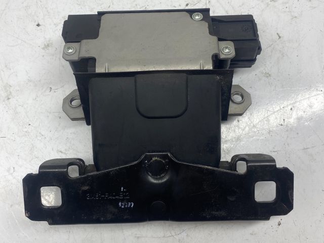 bontott FORD FOCUS II Csomagtérajtó Zárszerkezet