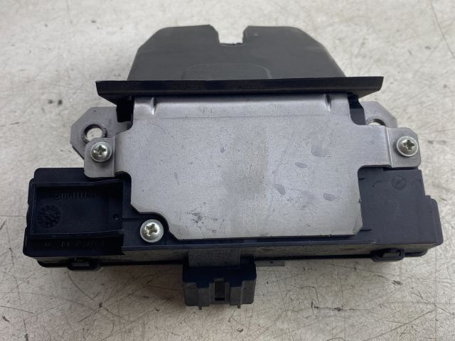 bontott FORD FOCUS II Csomagtérajtó Zárszerkezet