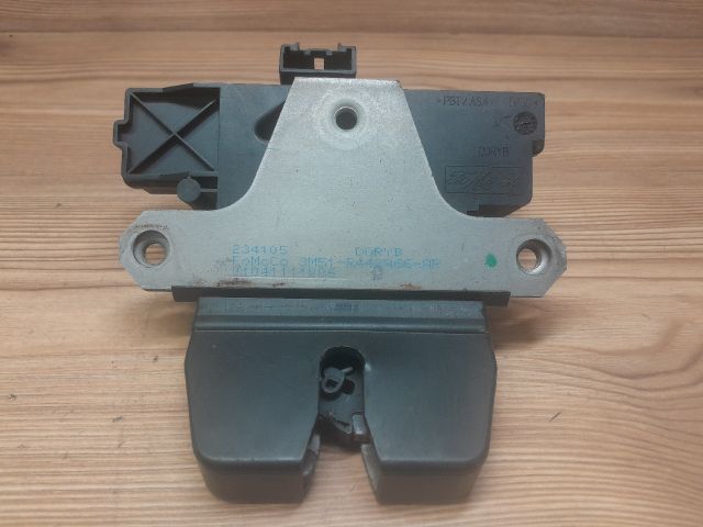 bontott FORD FOCUS II Csomagtérajtó Zárszerkezet