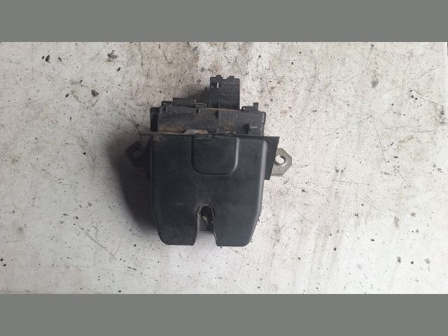 bontott FORD FOCUS II Csomagtérajtó Zárszerkezet