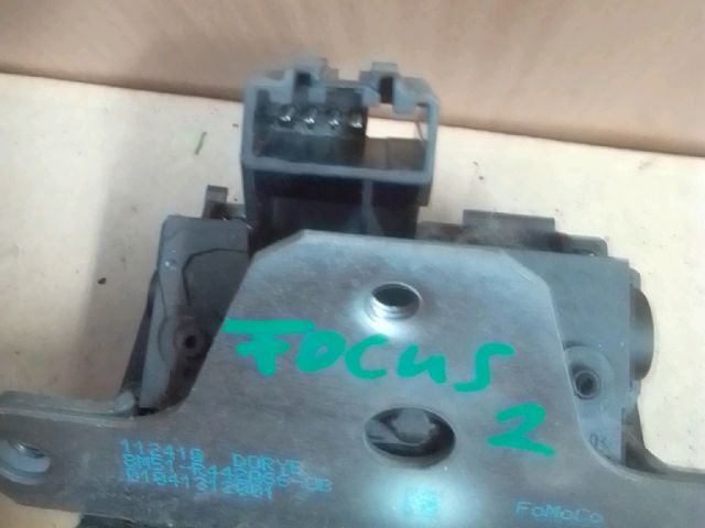 bontott FORD FOCUS II Csomagtérajtó Zárszerkezet