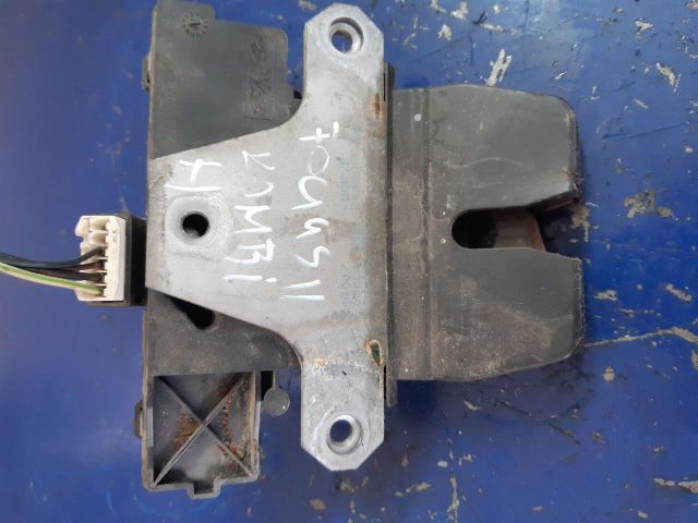 bontott FORD FOCUS II Csomagtérajtó Zárszerkezet