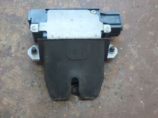 bontott FORD FOCUS II Csomagtérajtó Zárszerkezet