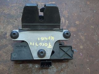 bontott FORD FOCUS II Csomagtérajtó Zárszerkezet