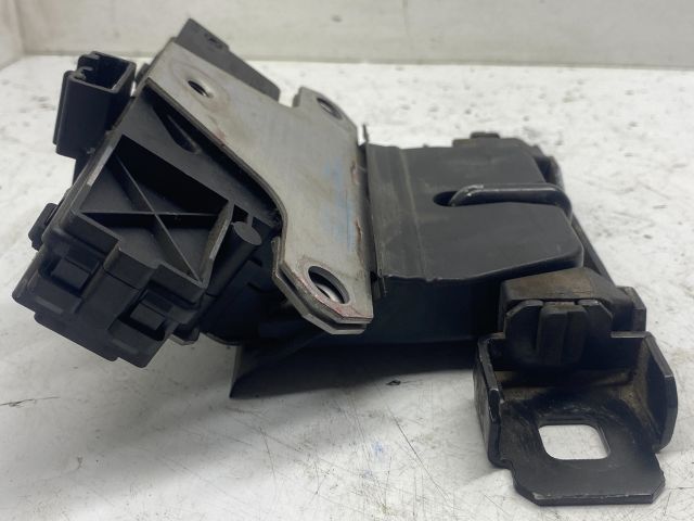 bontott FORD FOCUS II Csomagtérajtó Zárszerkezet