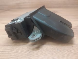 bontott FORD FOCUS II Csomagtérajtó Zárszerkezet