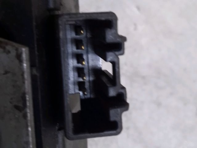 bontott FORD FOCUS II Csomagtérajtó Zárszerkezet