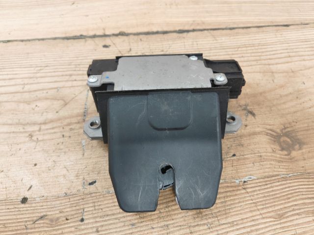 bontott FORD FOCUS II Csomagtérajtó Zárszerkezet