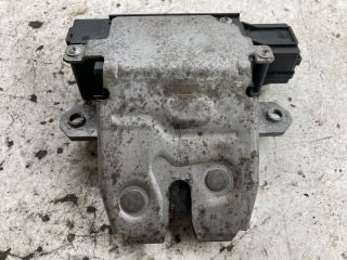 bontott FORD FOCUS II Csomagtérajtó Zárszerkezet