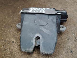 bontott FORD FOCUS II Csomagtérajtó Zárszerkezet