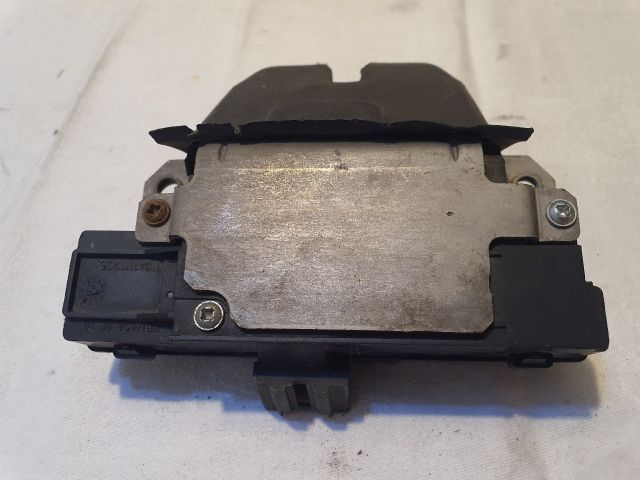 bontott FORD FOCUS II Csomagtérajtó Zárszerkezet